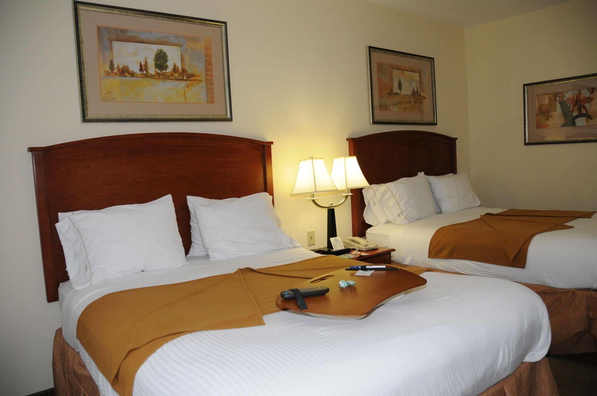 Holiday Inn Express Hotel & Suites Dallas - Grand Prairie I-20 By Ihg Zewnętrze zdjęcie